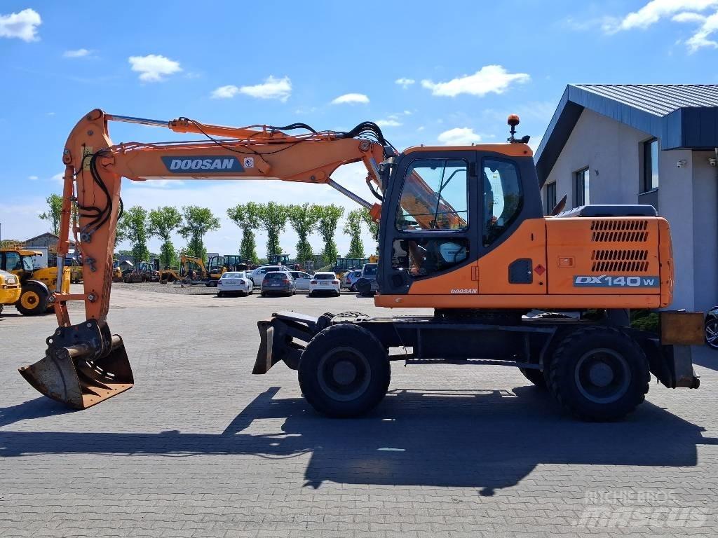 Doosan DX 140 W-3 Колісні екскаватори