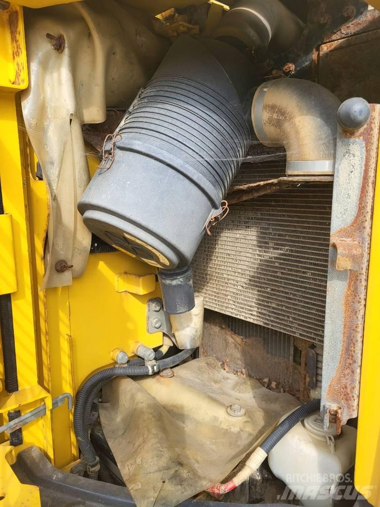 Komatsu PC138US-8 Гусеничні екскаватори