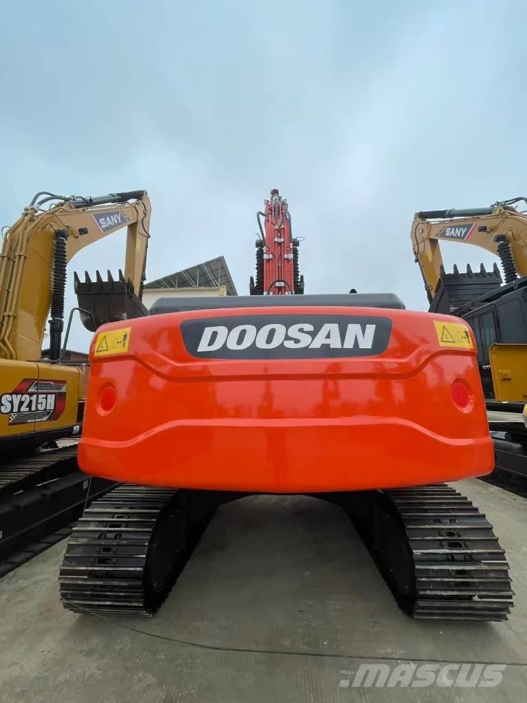 Doosan DX 225 LC Гусеничні екскаватори