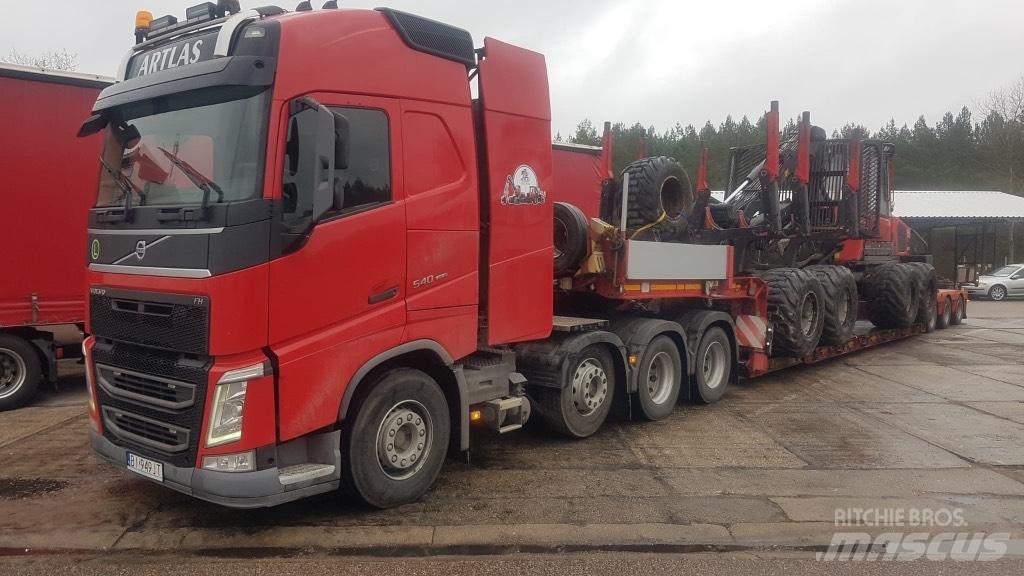 Komatsu 875 Форвардери