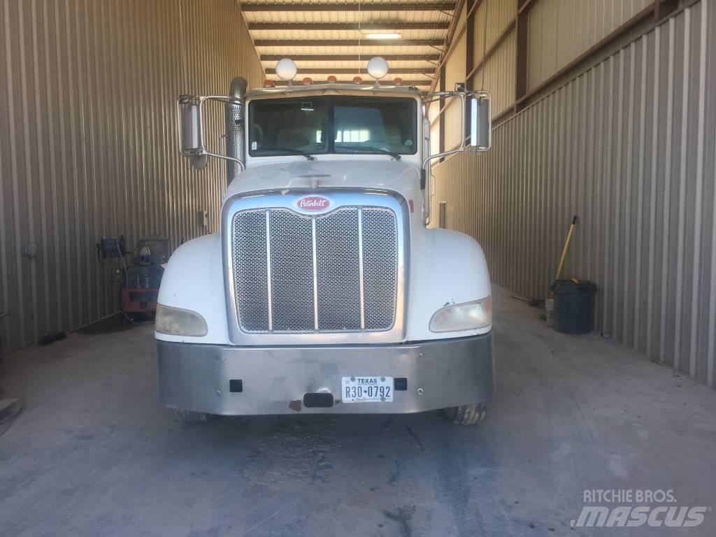Peterbilt 386 Тягачі