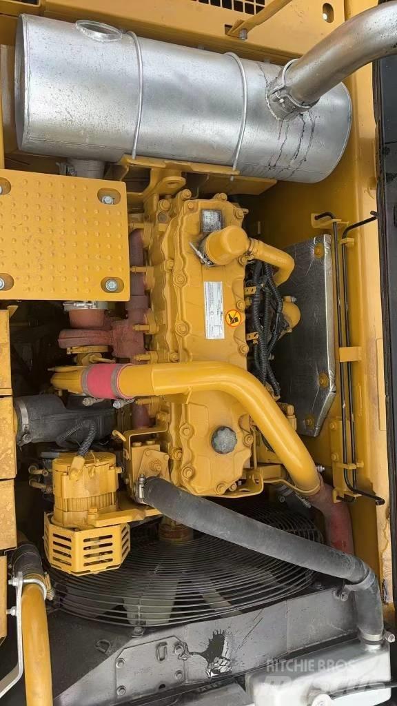 CAT CAT330D2L Середні екскаватори 7т. - 12т.