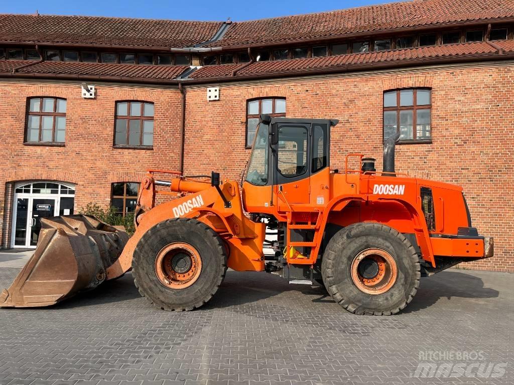 Doosan DL 300 Фронтальні навантажувачі
