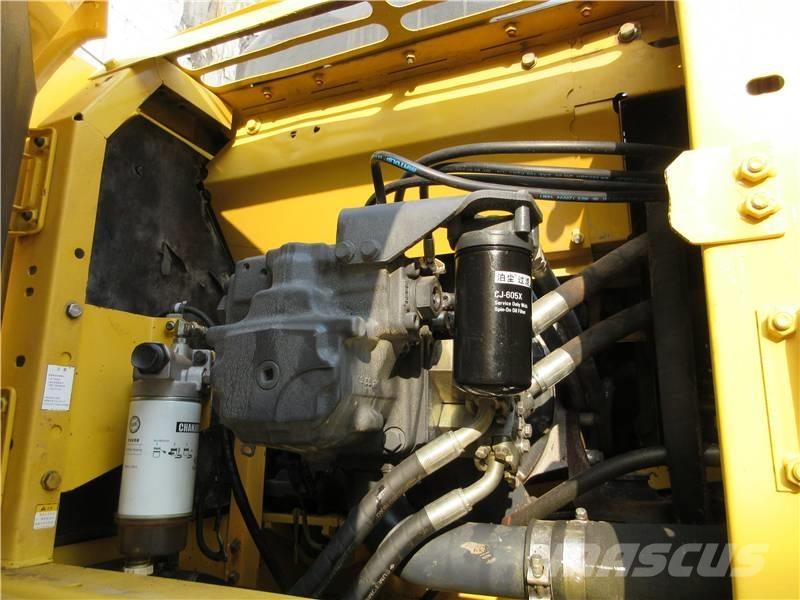 Komatsu PC 220 Гусеничні екскаватори