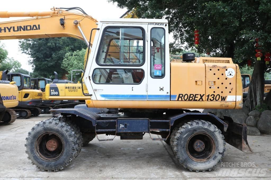 Hyundai Robex 130 W Колісні екскаватори