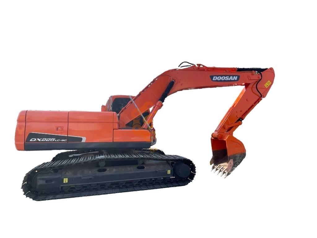 Doosan DX 225 LC Гусеничні екскаватори