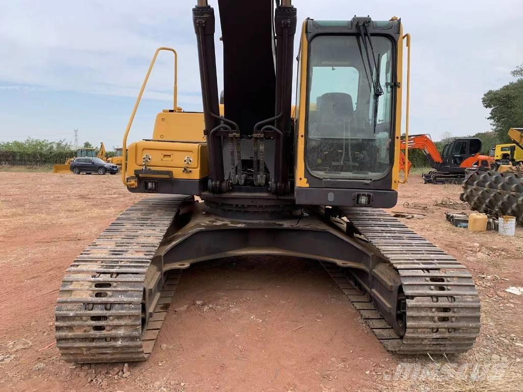 Volvo EC 290 B Гусеничні екскаватори