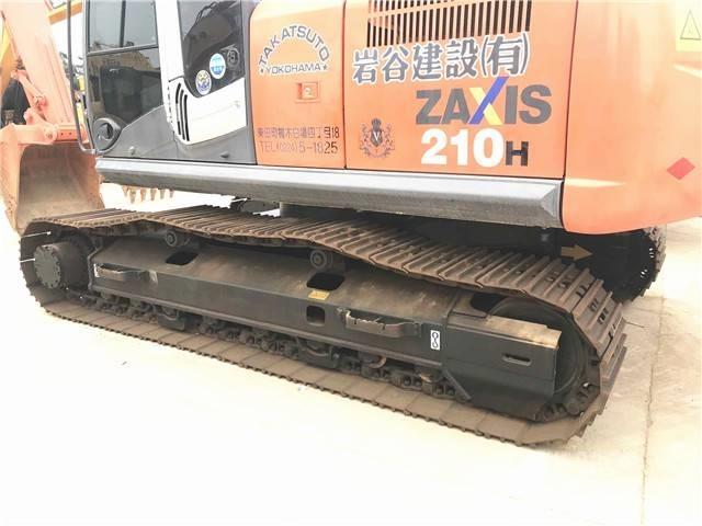 Hitachi zx210 Гусеничні екскаватори