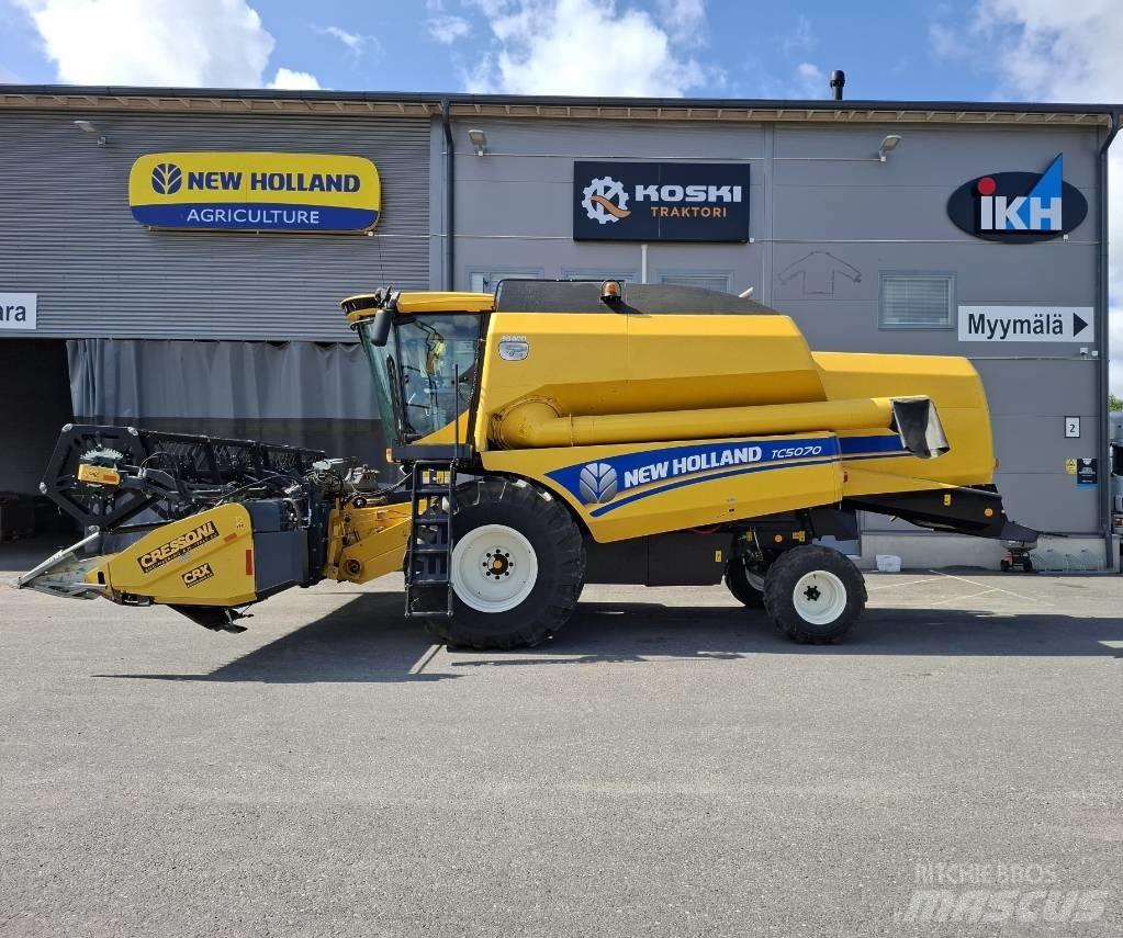 New Holland TC 5070 Зернозбиральні комбайни