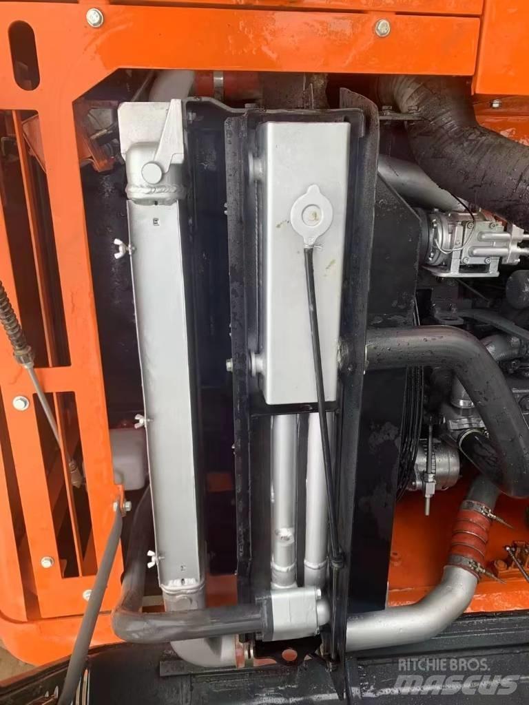 Doosan DX300LC-9C Гусеничні екскаватори