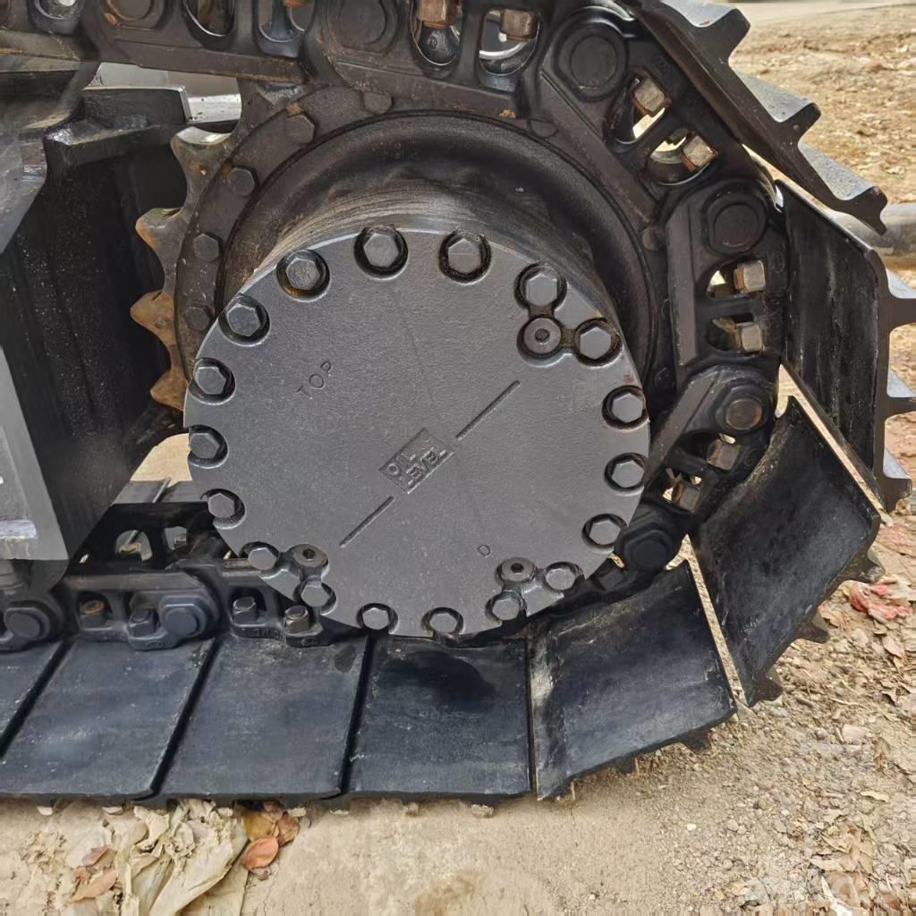 Komatsu PC 200-8 Гусеничні екскаватори