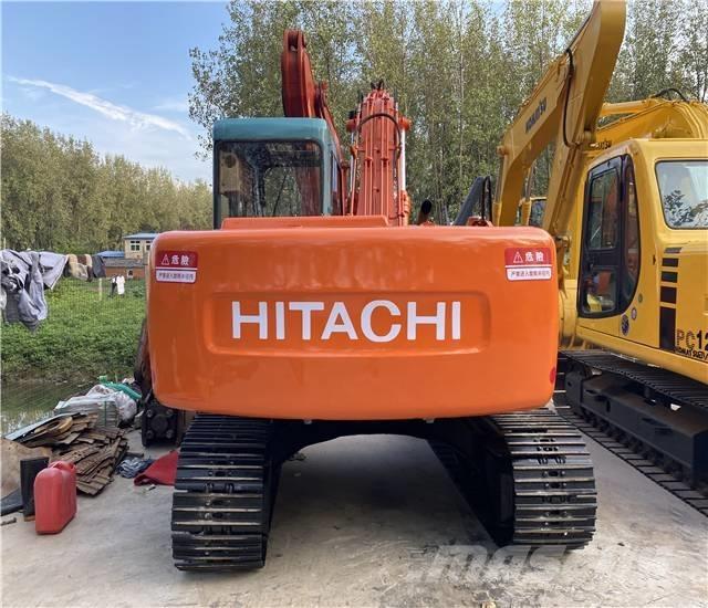 Hitachi EX120 Гусеничні екскаватори