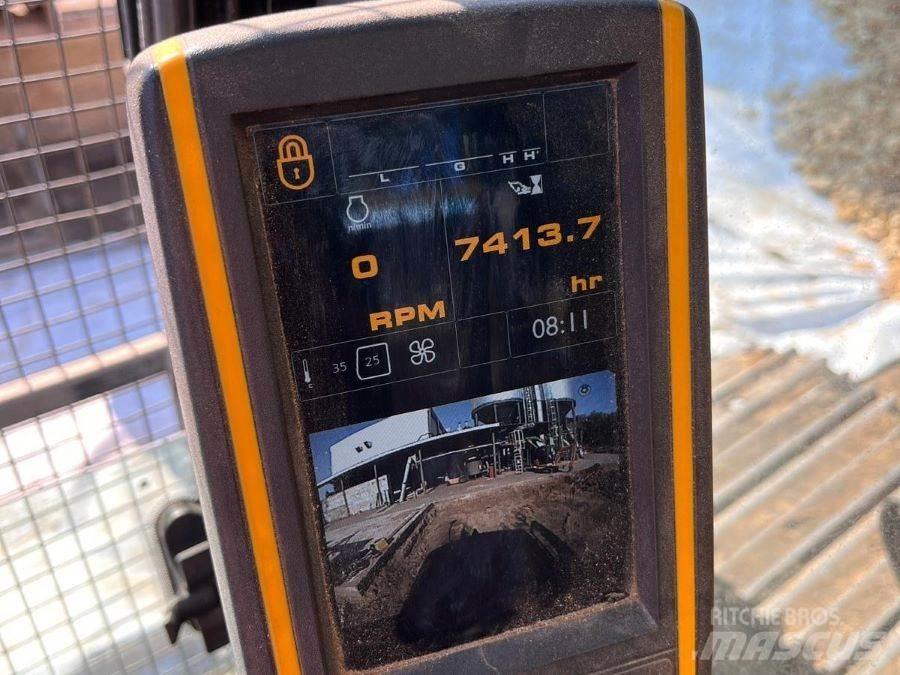 JCB JS130LC Гусеничні екскаватори