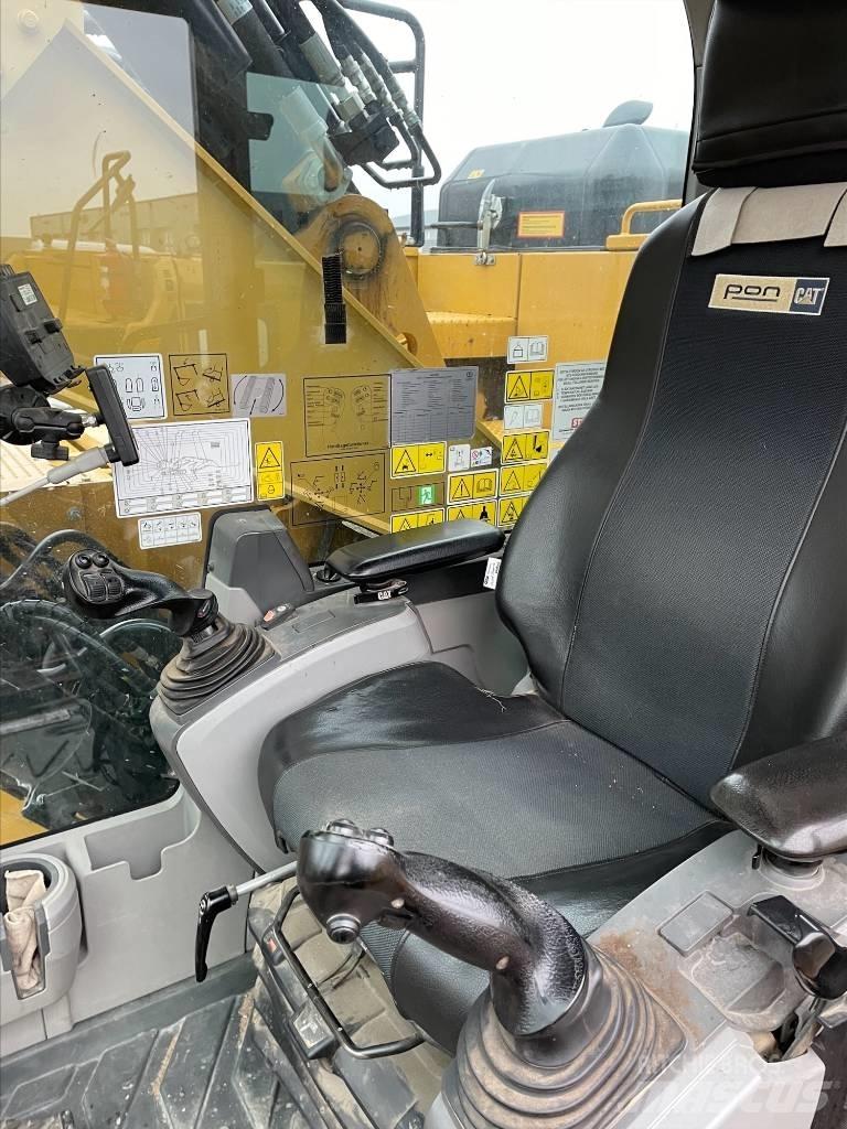 CAT 325F Гусеничні екскаватори