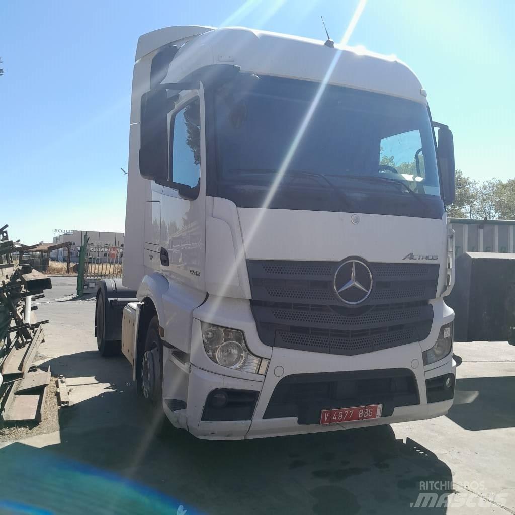 Mercedes-Benz 1842 Тягачі