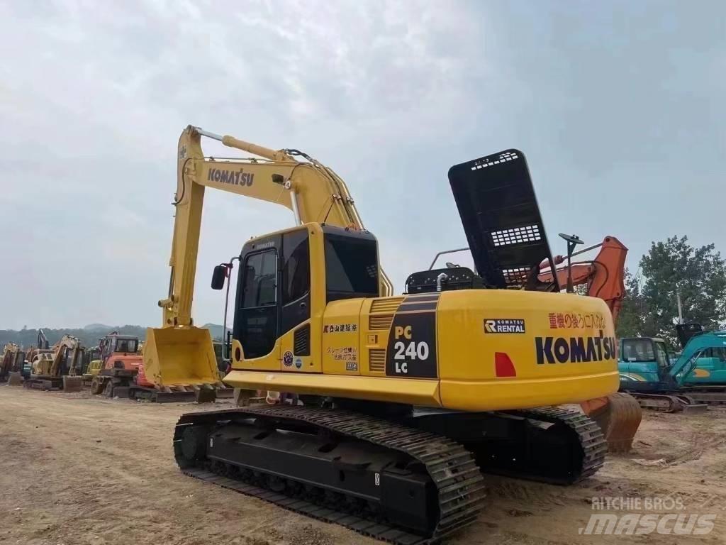 Komatsu PC 240 Гусеничні екскаватори