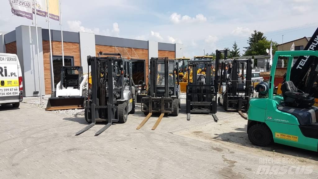 Nissan UGL02A35DU Газові навантажувачі