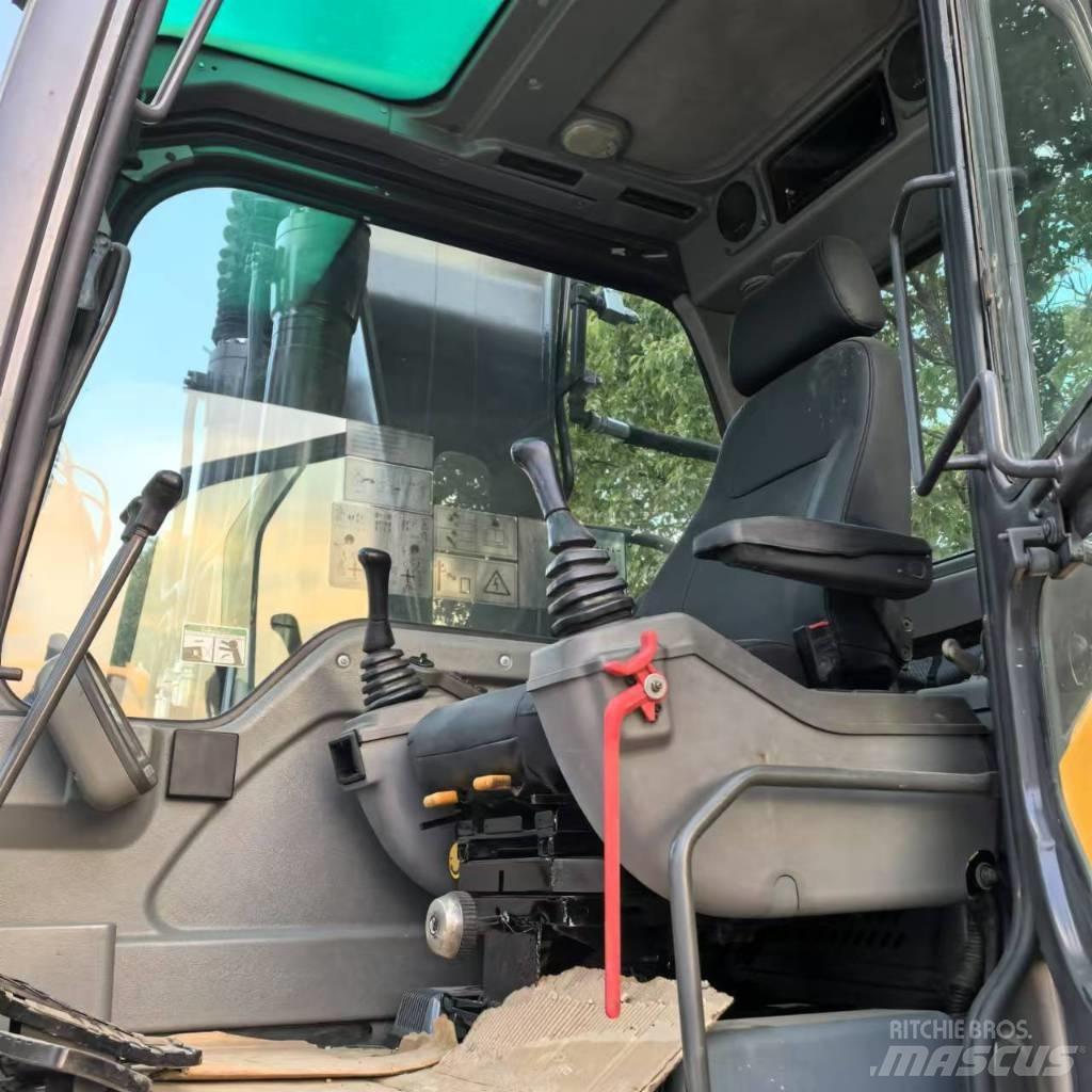 Volvo EC 210 D Середні екскаватори 7т. - 12т.