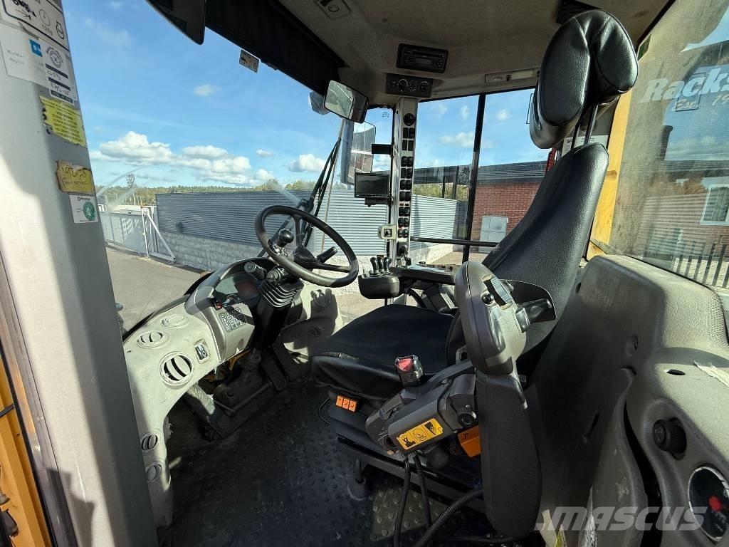 Volvo L 120 F Фронтальні навантажувачі