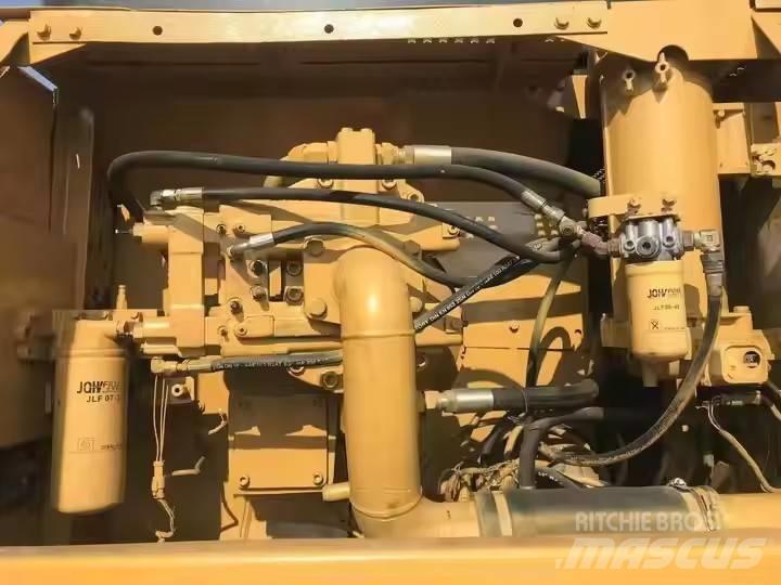 CAT CAT330BL Гусеничні екскаватори
