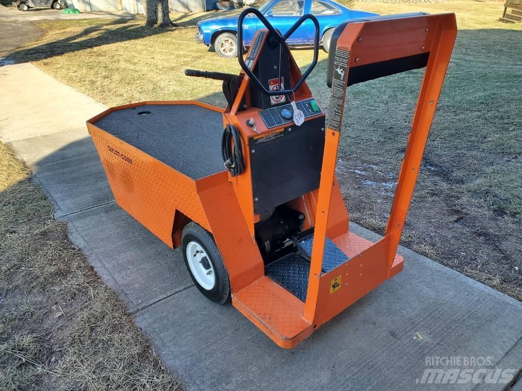 Taylor-Dunn SC100 Тягачі колісні