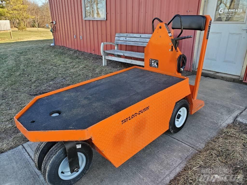 Taylor-Dunn SC100 Тягачі колісні