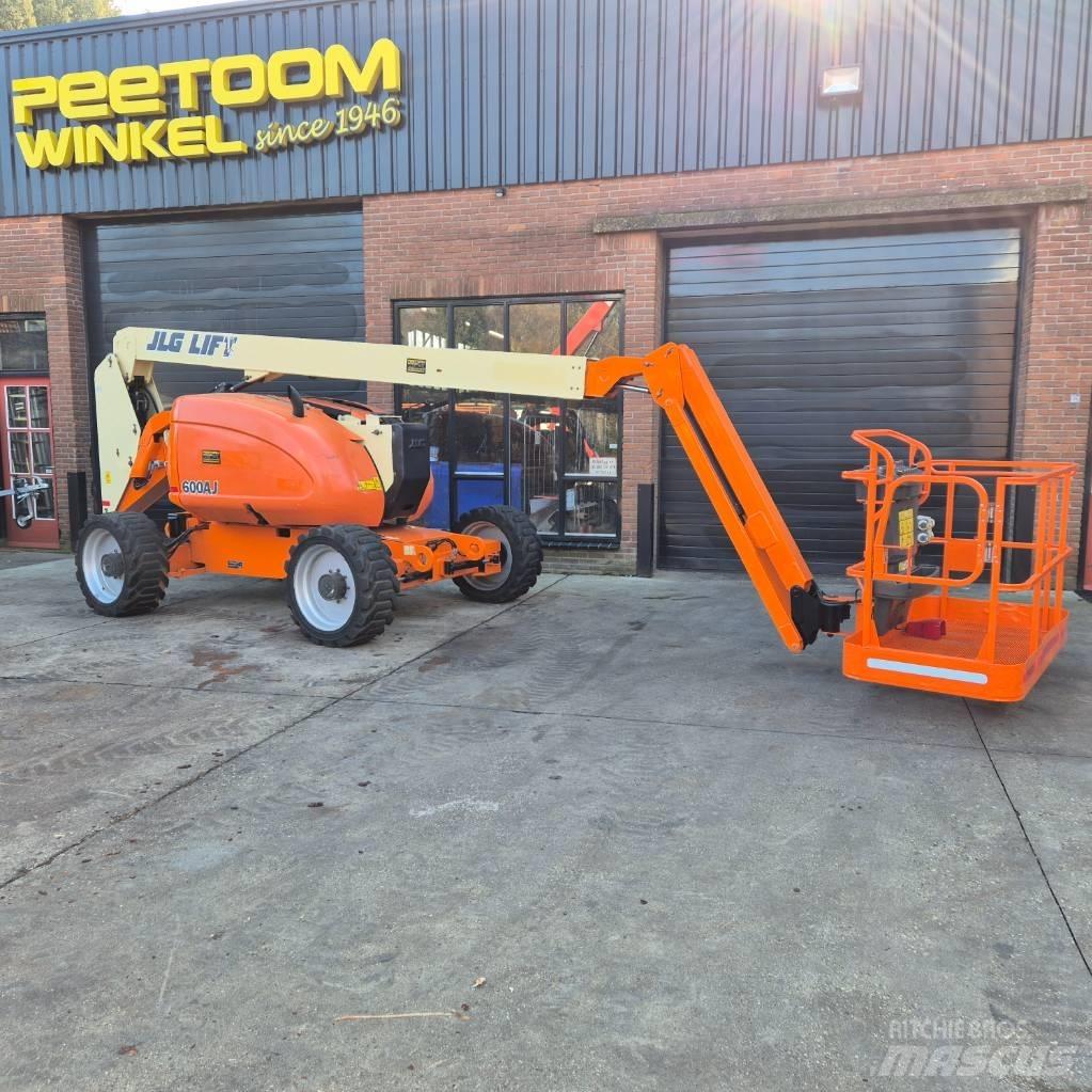 JLG 600 AJ Колінчаті підйомники