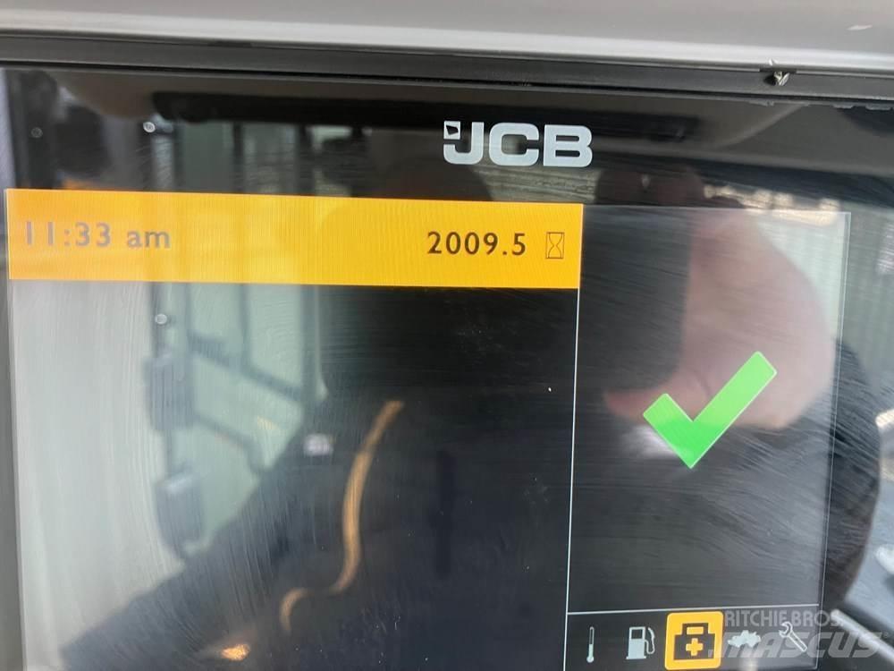 JCB 411 Фронтальні навантажувачі