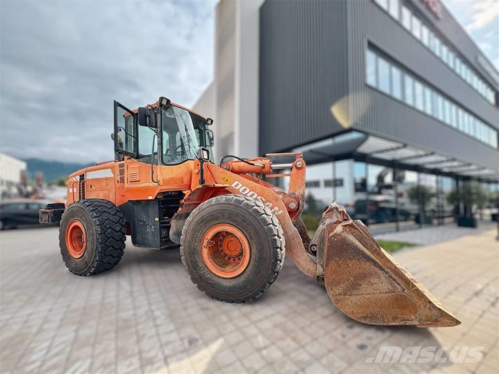 Doosan DL 300 Фронтальні навантажувачі