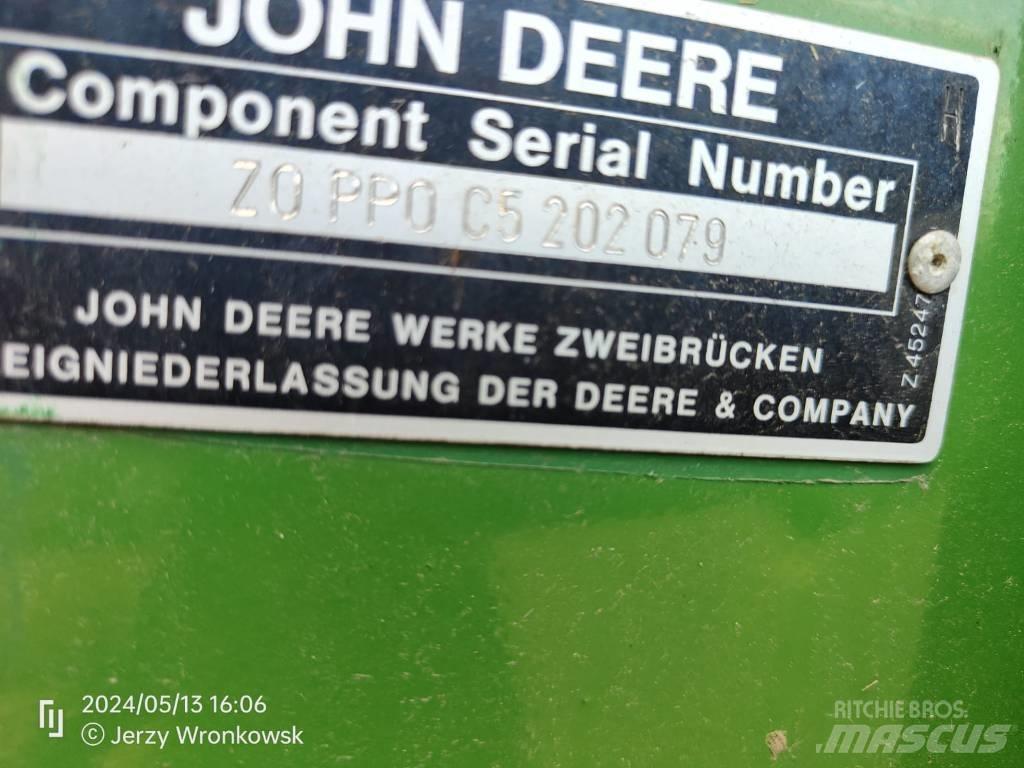 John Deere 1177 Зернозбиральні комбайни