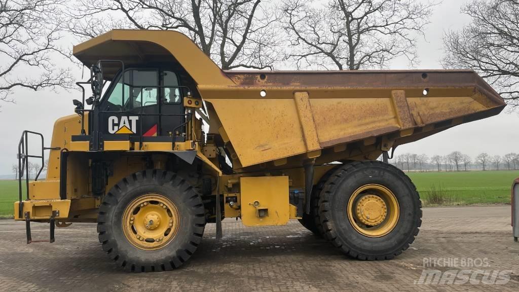 CAT 770 Зчленовані самоскиди