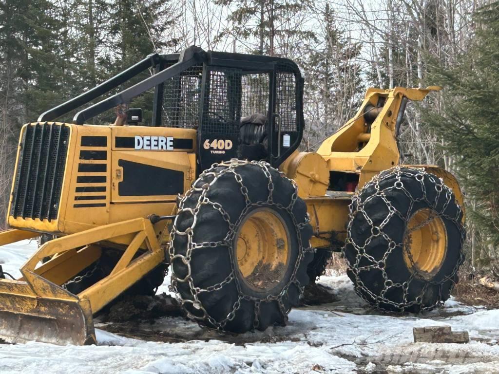 John Deere 640 D Трельовочні трактора
