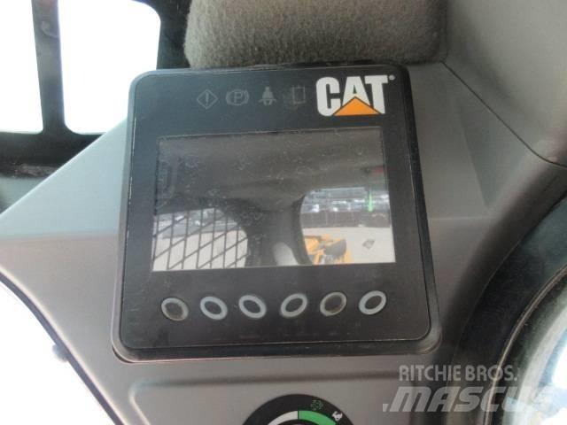 CAT 226 D Міні-навантажувачі