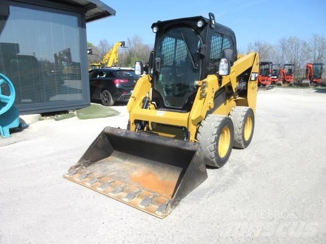 CAT 226 D Міні-навантажувачі