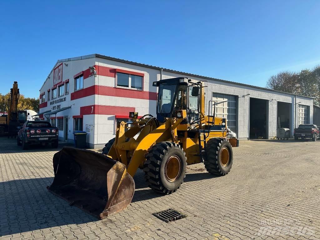 Komatsu WA200 Фронтальні навантажувачі