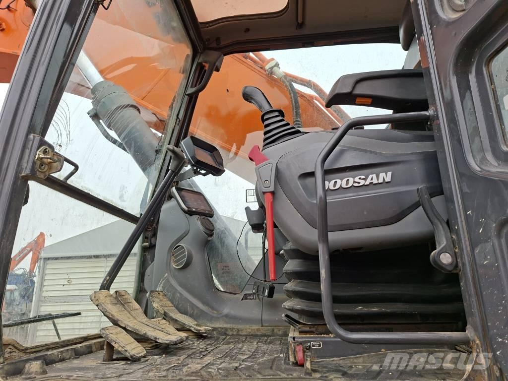 Doosan DX380LC-7 Гусеничні екскаватори