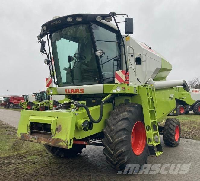 CLAAS AVERO 240 Зернозбиральні комбайни