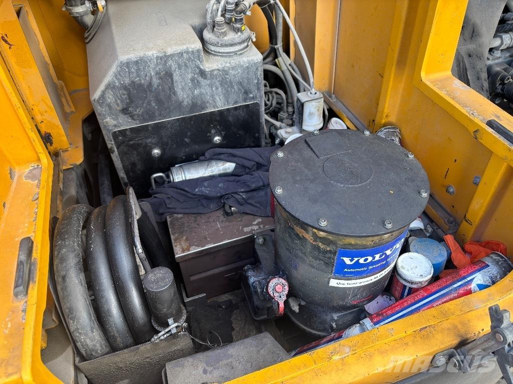 Volvo EC 380 EL Гусеничні екскаватори