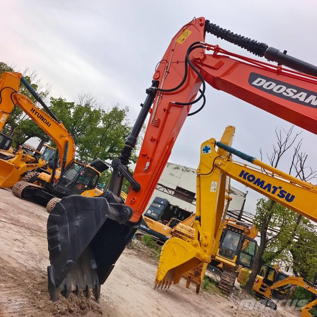Doosan DX 300LC-9C Гусеничні екскаватори