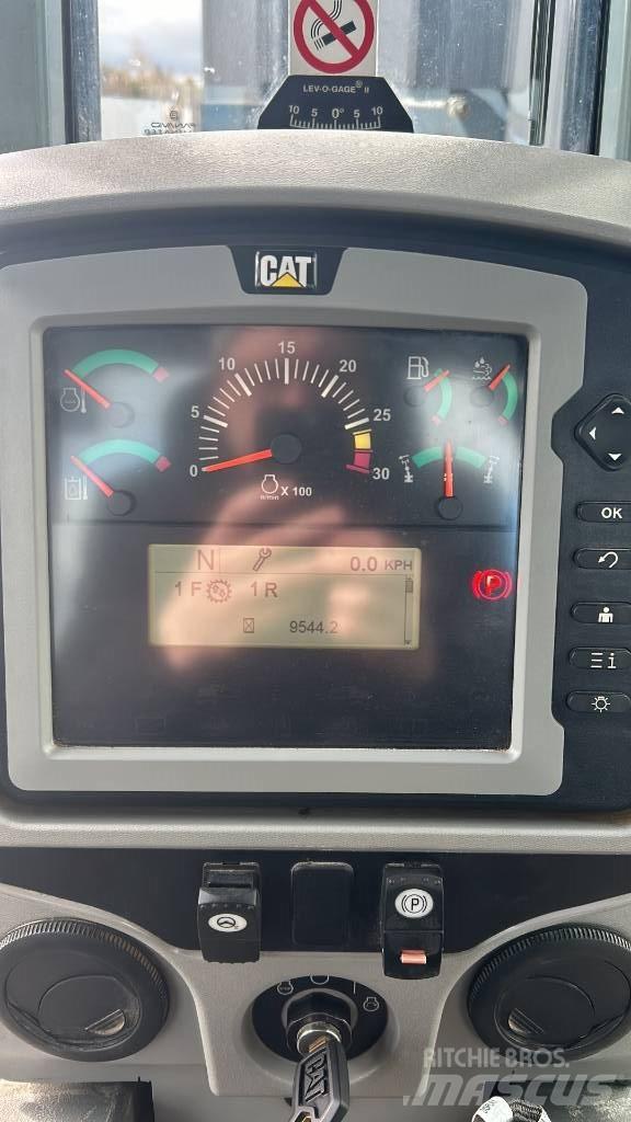 CAT 140 M Грейдери