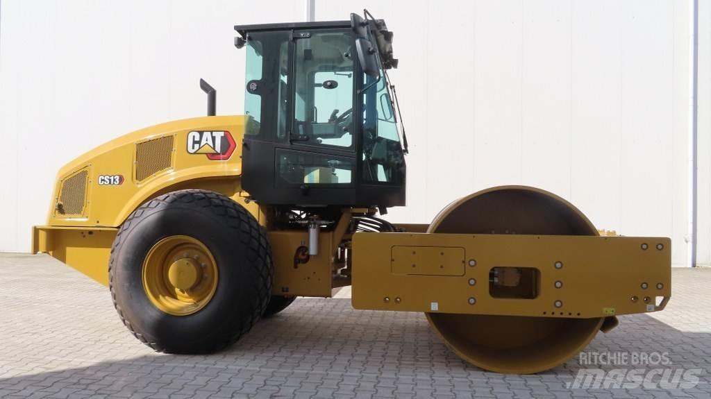 CAT CS13 Грунтові котки