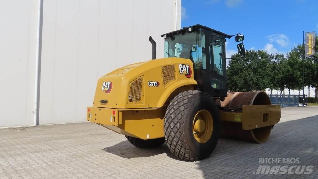 CAT CS13 Грунтові котки