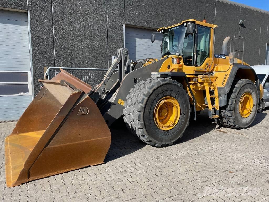 Volvo L220G Фронтальні навантажувачі