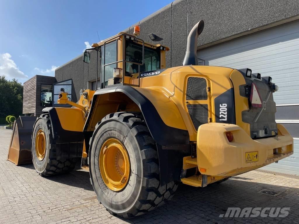 Volvo L220G Фронтальні навантажувачі