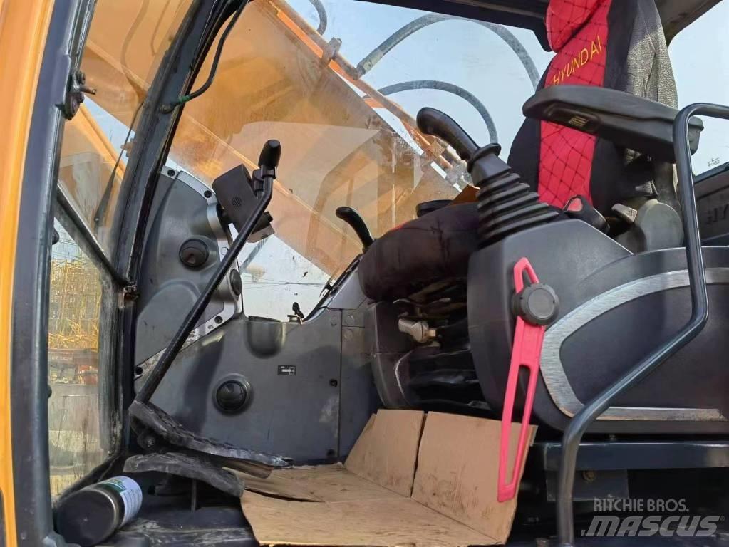 Hyundai 30 L-9 A Гусеничні екскаватори