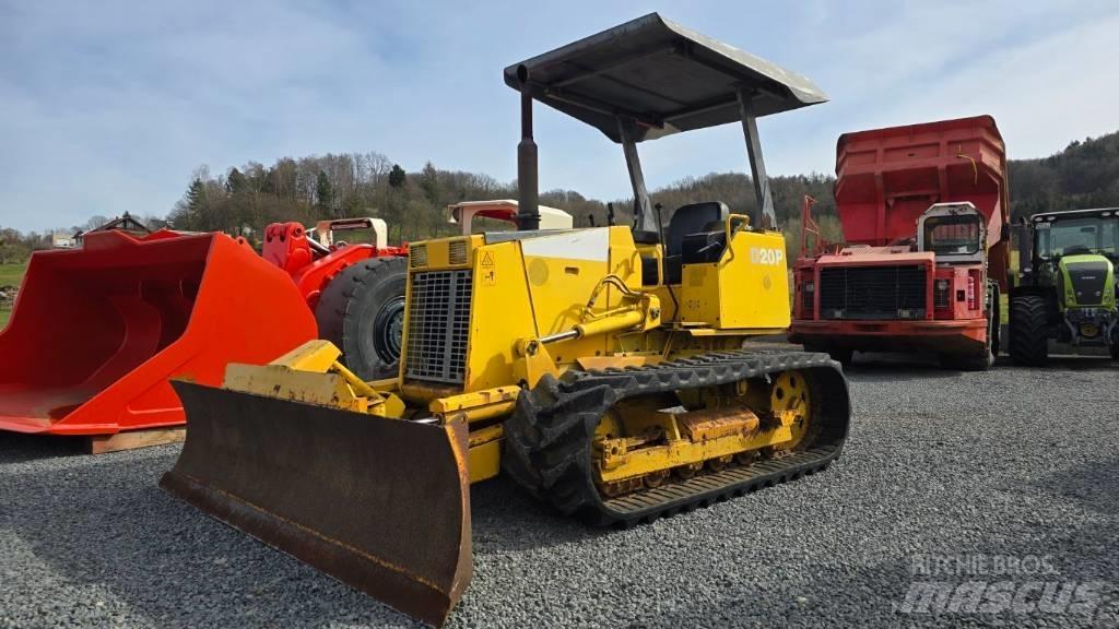 Komatsu D20P-7 Гусеничні бульдозери