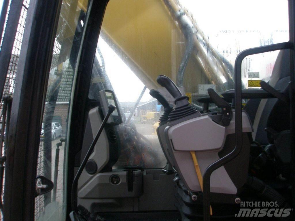 CAT 326FL Гусеничні екскаватори