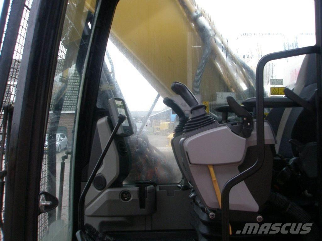 CAT 326FL Гусеничні екскаватори