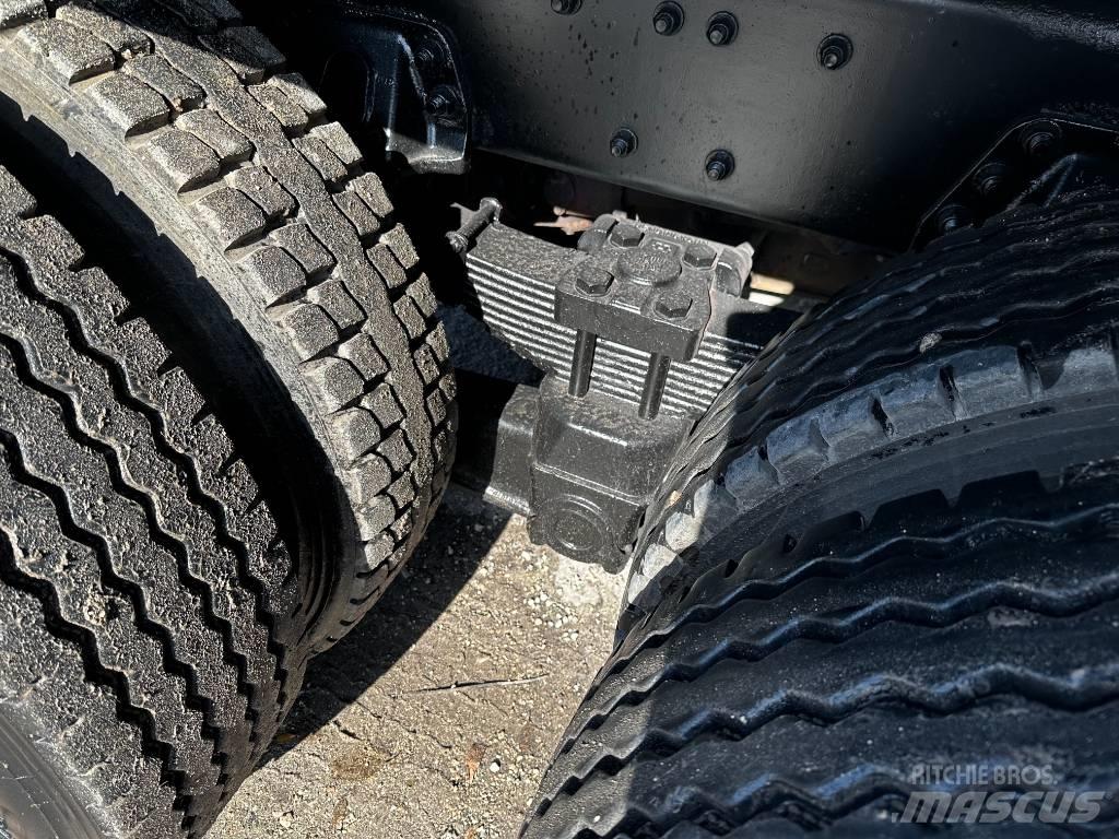 Sterling L 7500 Комбі/Вакуумні вантажівки
