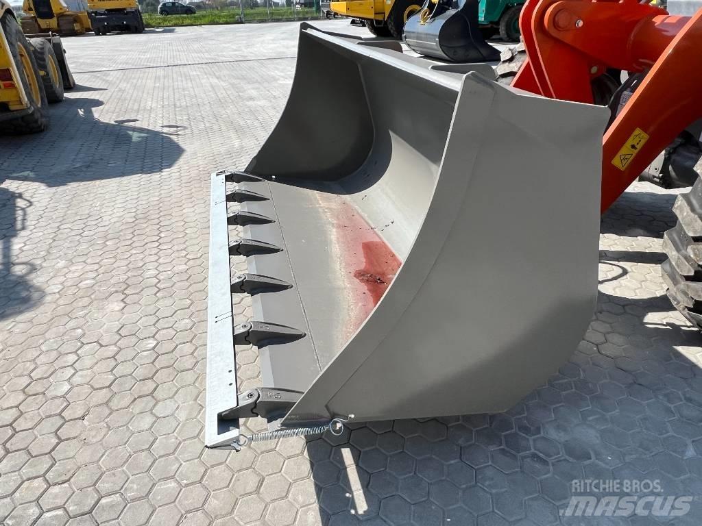Weycor AR560 Фронтальні навантажувачі